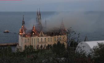 Odesa’nın “Harry Potter Şatosu” Rusya saldırısının ardından yanıyor