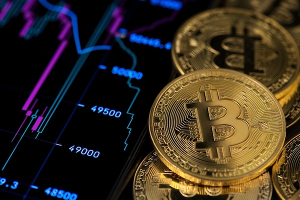 Hong Kong Bitcoin ve Ethereum ETF’lerine bir yıl içinde 1 milyar dolar giriş bekleniyor