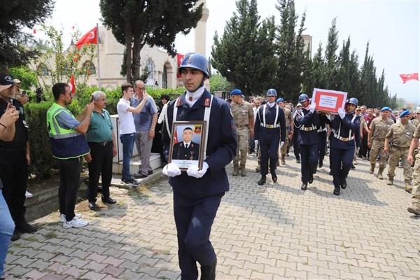 Şehit asker Hatay’da son yolculuğuna uğurlandı