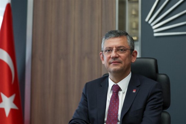 CHP Genel Başkanı Özel’den Emine Şenyaşar’a ziyaret