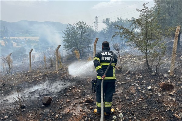 Muğla Büyükşehir Belediyesi’nden anız yangınlarına karşı uyarı