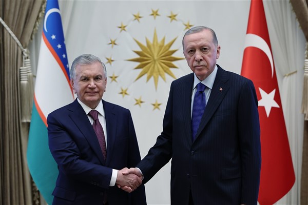 Cumhurbaşkanı Erdoğan, Özbekistanlı mevkidaşı Mirziyoyev ile görüştü