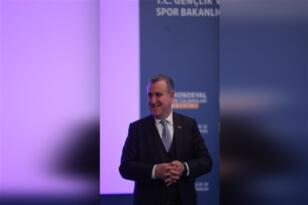 Bakan Bak’tan Paris 2024 kotası alan milli para atıcı Yamaç’a tebrik