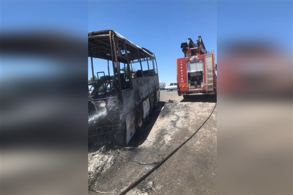 Şanlıurfa’da seçim güvenliği için görevlendirilen emniyet aracında yangın çıktı