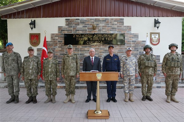 Bakan Güler’den Hakkari Çukurca’daki 2’nci Hudut Tugay Komutanlığı’na ziyaret