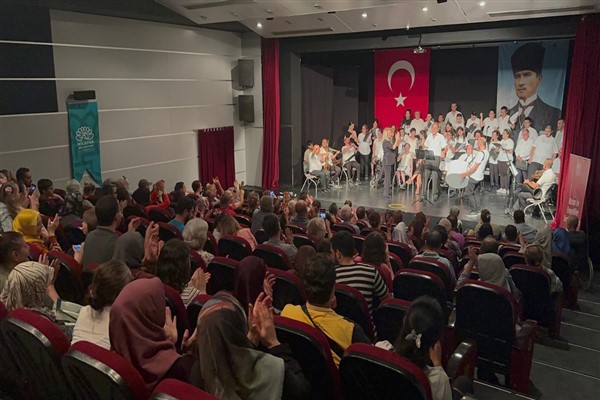 Nilüfer Belediyesi Bizim Ev katılımcıları konser verdi