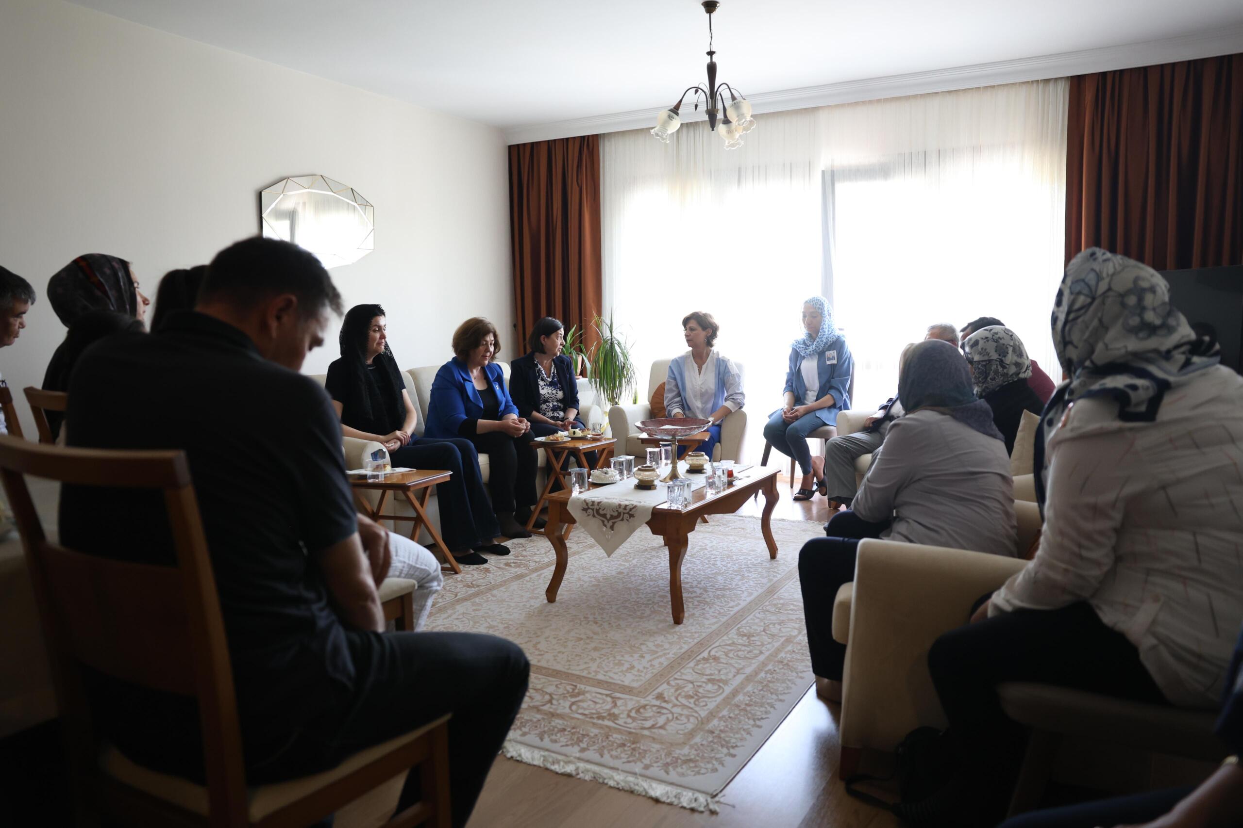 Başkan Ünlüce’den şehit pilotun ailesine ziyaret