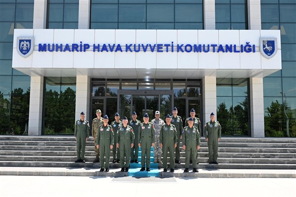 Genelkurmay Başkanı Gürak, Muharip Hava Kuvvetleri Komutanlığı’nda incelemelerde bulundu