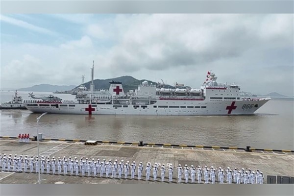 Çin’in hastane gemisi “Barış Gemisi” yola çıktı