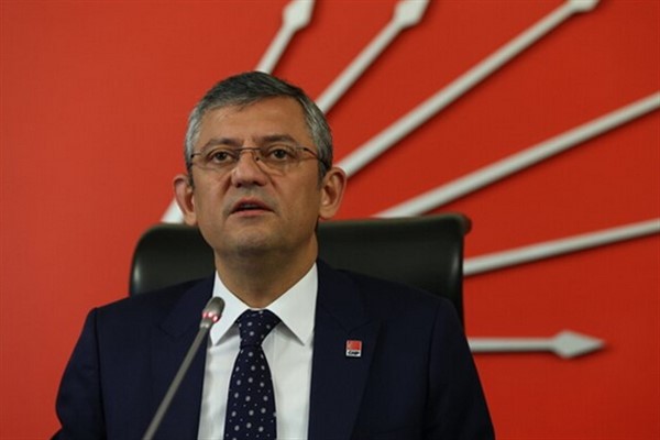 CHP Genel Başkanı Özel, Şehit Aileleri ve Gaziler Çalıştayı’na katıldı