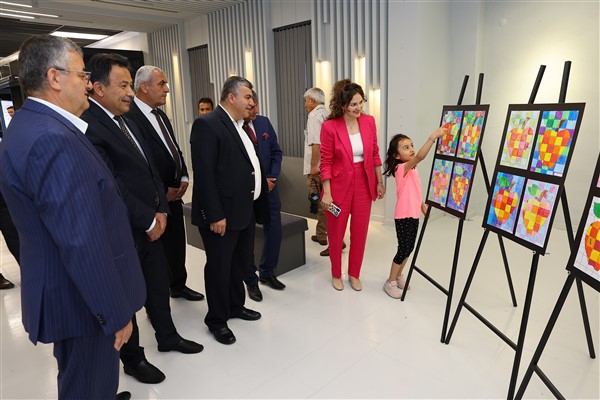 Büyük Şehir Sanat Galerisi’nde ‘Engelleri Aşan Sergi’ adlı çalışmanın açılışı yapıldı