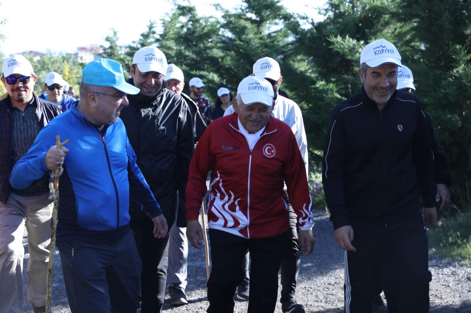 Başkan Büyükkılıç, Kayseri Kariyer Merkezi’nin düzenlediği doğa yürüyüşüne katıldı