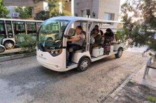 Hatay’da mezarlık içinde ulaşım golf araçlarıyla sağlandı