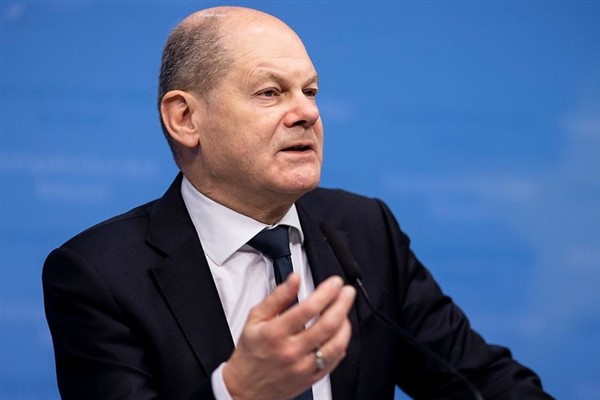 Almanya Başbakanı Scholz, Keir Starmer’ı tebrik etti