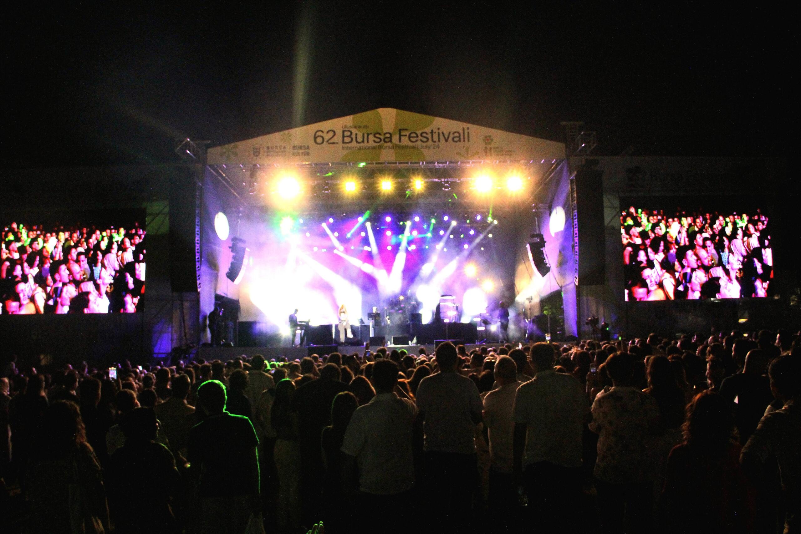 62. Uluslararası Bursa Festivali’nde KÖFN ve Feride Hilal Akın sahne aldı