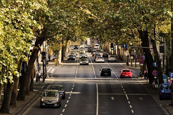 Trafikte denetim ve bilgilendirme faaliyetleri devam ediyor