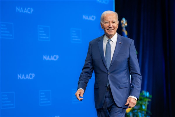 Biden: ABD, yüksek mahkemesine ömür boyu koltuk veren tek büyük anayasal demokrasidir