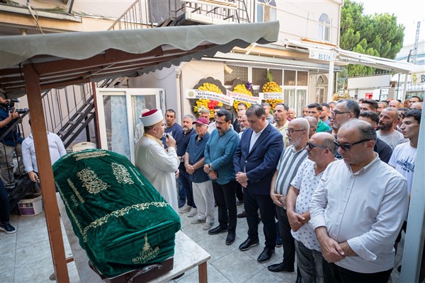 Başkan Tugay, İnanç Öktemay’ın cenazesine katıldı