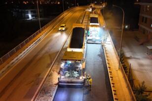 Eskişehir Büyükşehir Belediyesi ekipleri, yol çalışmalarını sürüdürüyor