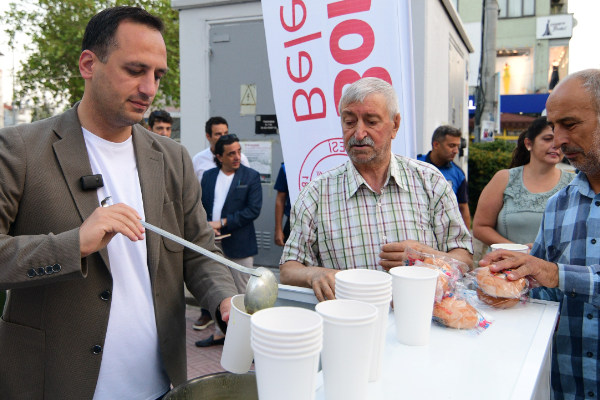 Bornova’da sıcak çorba dağıtımı başladı