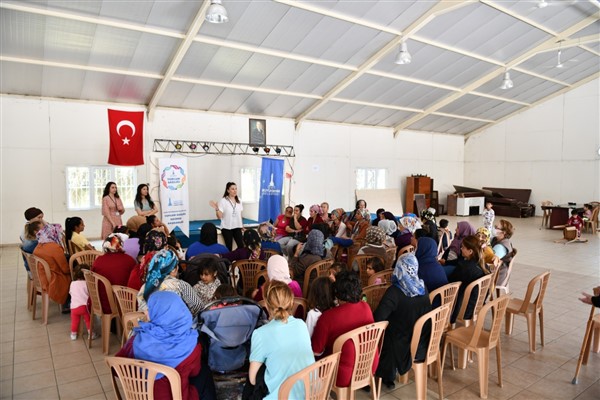 İzmirli kadınlar yaz döneminde dil öğrenecek