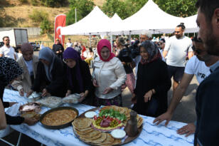 Başkan Aydın, Mürsellerdeki köy şenliğine katıldı