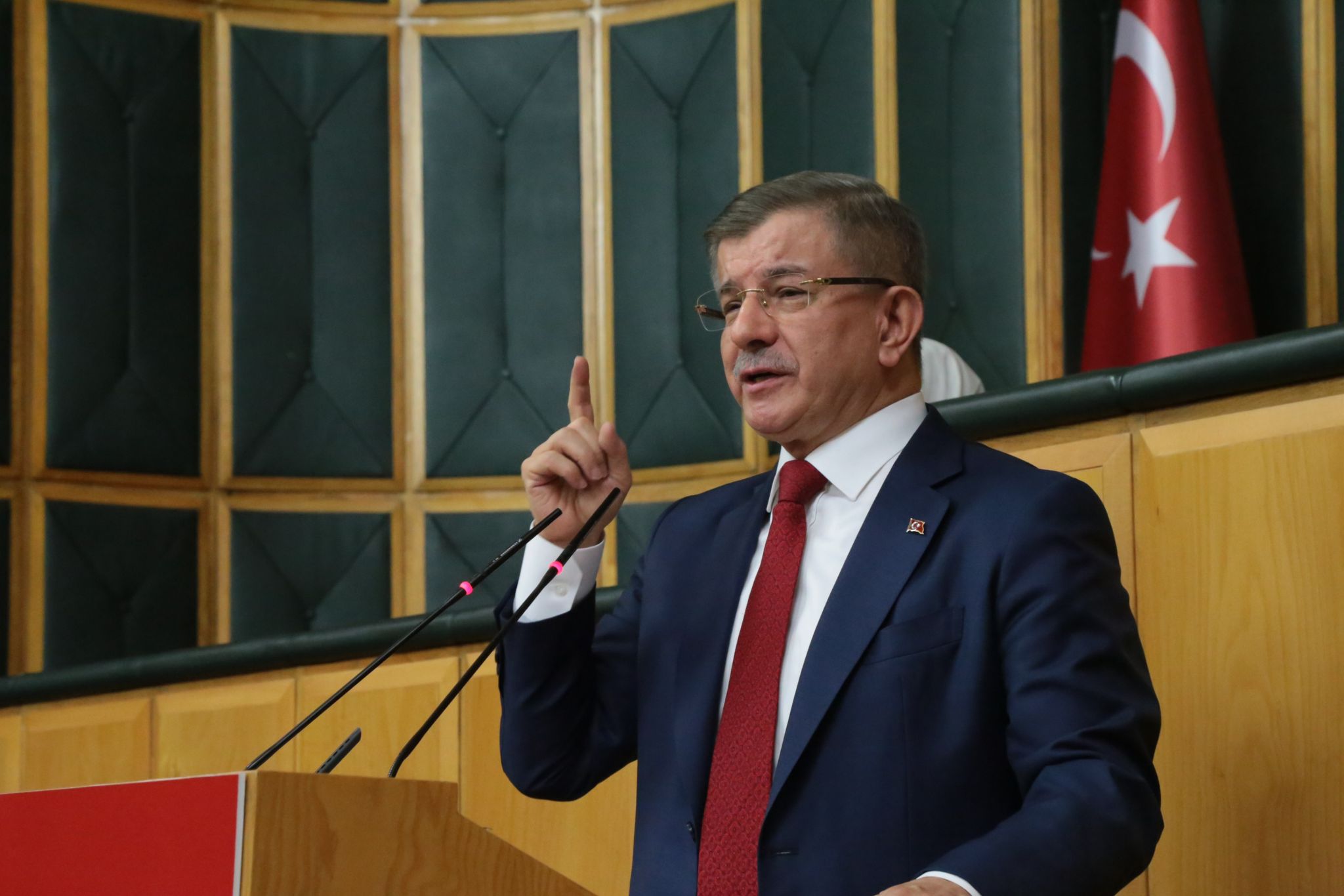 Davutoğlu’ndan parti liderlerine çağrı