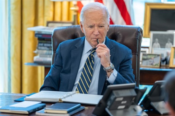 Beyaz Saray NYT’nin Biden’ın yarışta kalıp kalmamayı değerlendirdiği haberini yalanladı