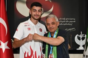 Mamaklı sporcu Öcal, kick boks turnuvasında ikinci oldu