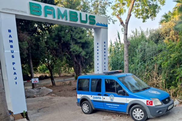 Antalya’daki Bambus plajında taşıtların kaldırılmasına karar verildi