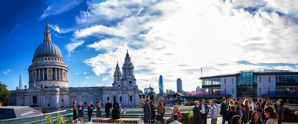 Londra’da işlem gören hisse senetleri Avrupa piyasalarını yukarı taşıdı