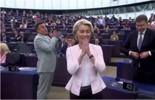 Ursula von der Leyen ikinci kez Avrupa Komisyonu Başkanı seçildi