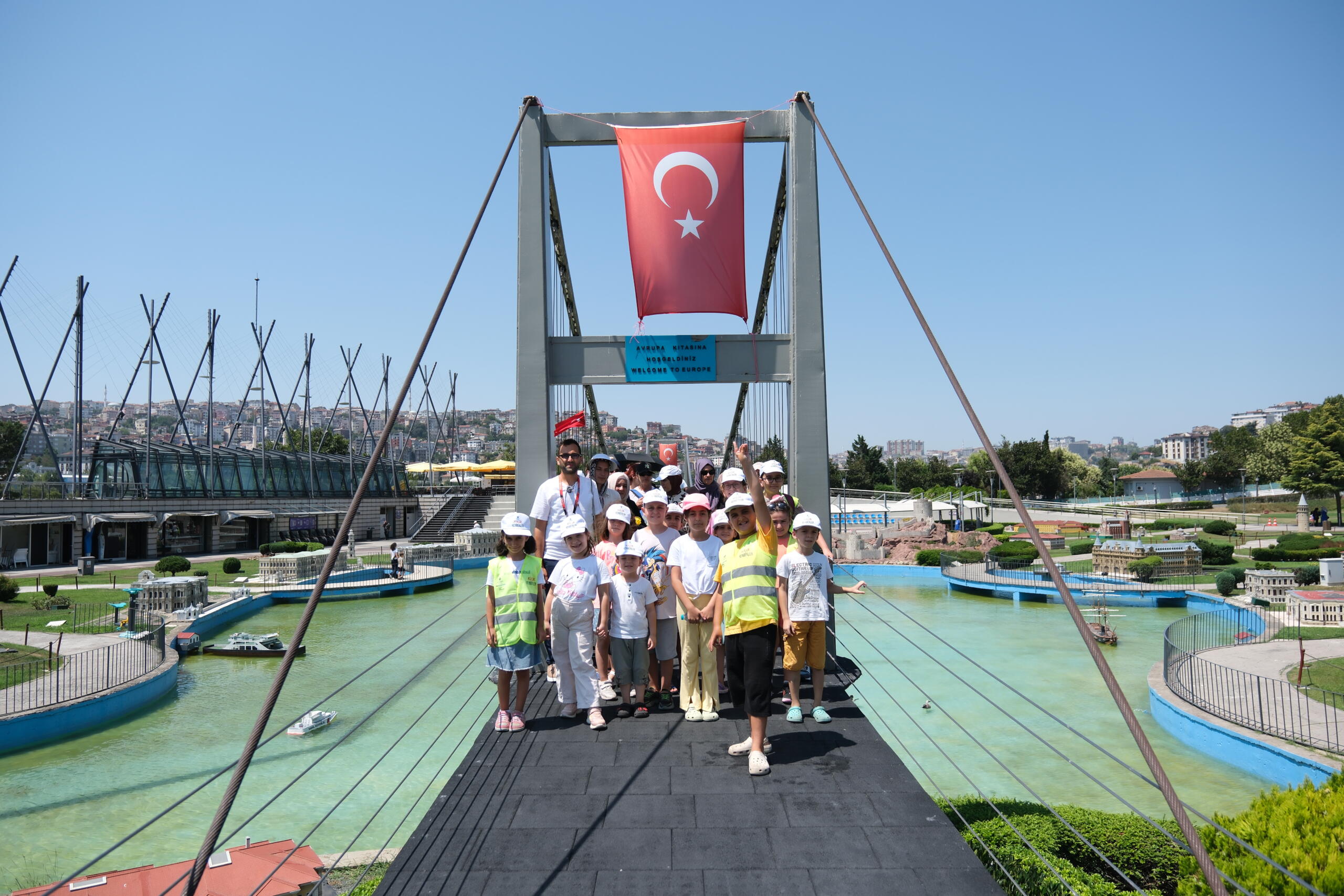 İBB’nin “Küçük Rehberler İstanbul’u Keşfediyor” projesi