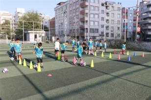 Haliliye Belediyesi Futbol Okulu, eğitimlerini sürdürüyor