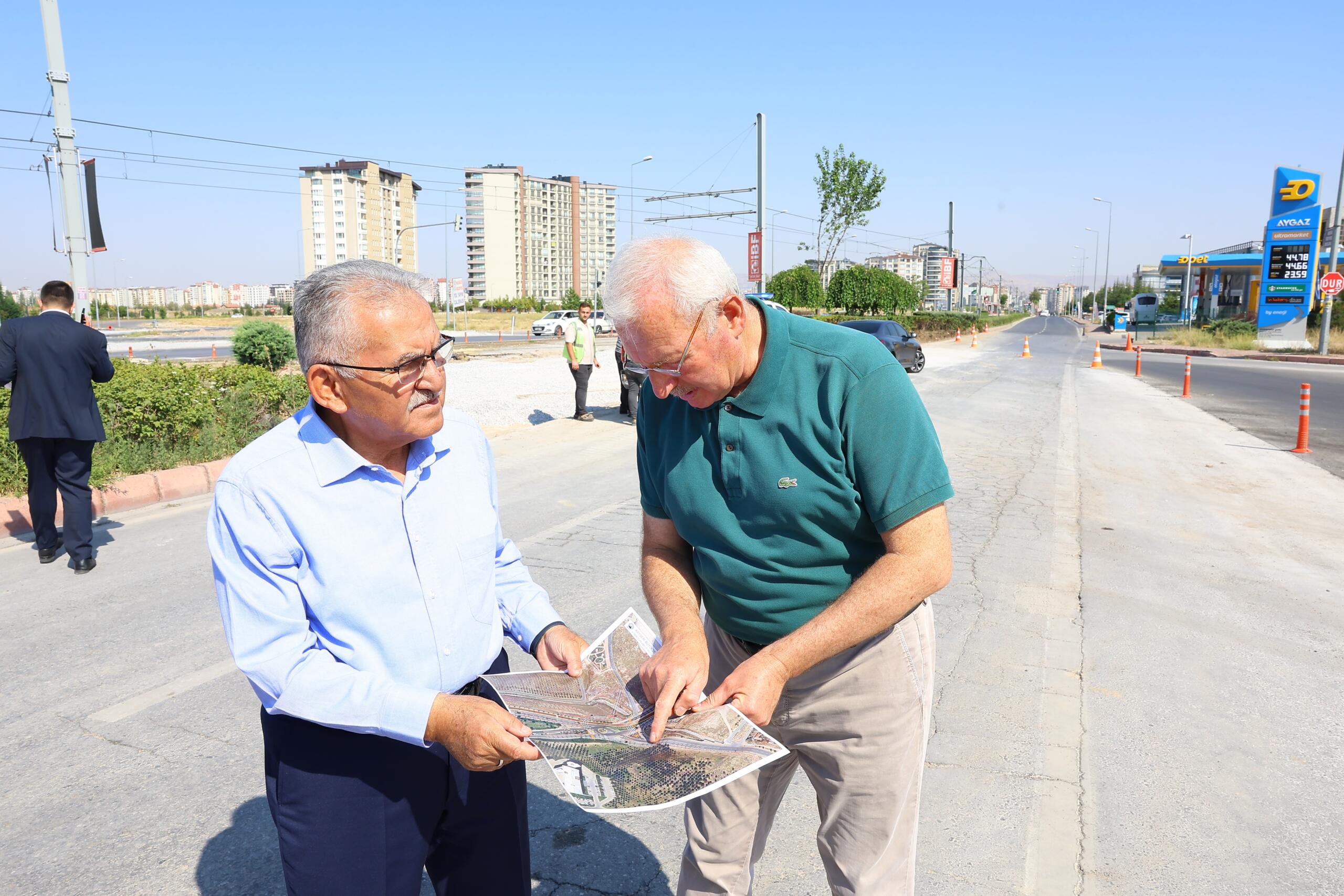 Başkan Büyükkılıç, 6 ana arteri bağlayan ışıksız kavşak çalışmasını inceledi