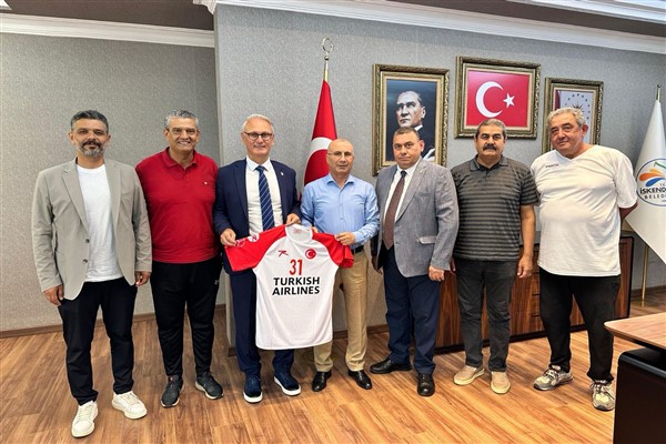 THF Başkanı Uğur Kılıç, hentbolun gelişimi için Adana ve İskenderun’da temaslarda bulundu