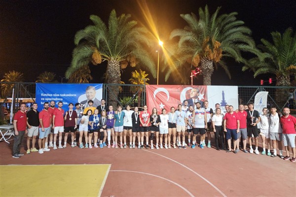 Sokak basketbolunun üçüncü etabı Göztepe’de devam etti