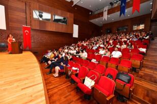 İZELMAN Anaokulları, yeni eğitim dönemi öncesi seminer düzenledi