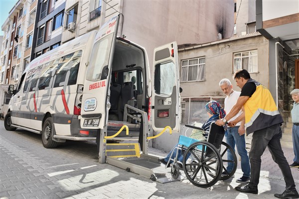 Esenyurt Belediyesinden ücretsiz “Hasta Nakil Ambulans Hizmeti”