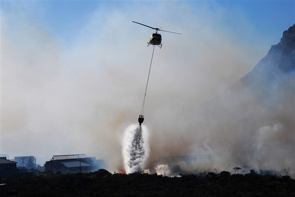 MSB, Muğla’daki yangın söndürme çalışmaları için 5 helikopter görevlendirdi